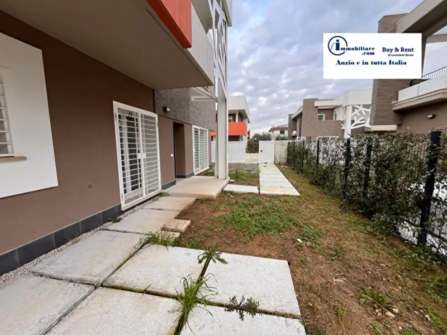 Immagine 8 di Casa bifamiliare in vendita  a Anzio