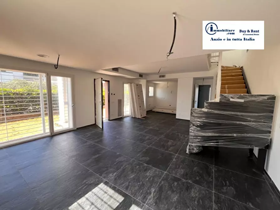 Immagine 10 di Casa bifamiliare in vendita  a Anzio