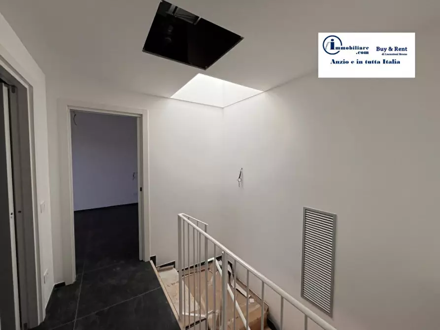 Immagine 18 di Casa bifamiliare in vendita  a Anzio