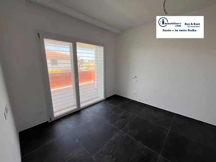 Immagine 19 di Casa bifamiliare in vendita  a Anzio