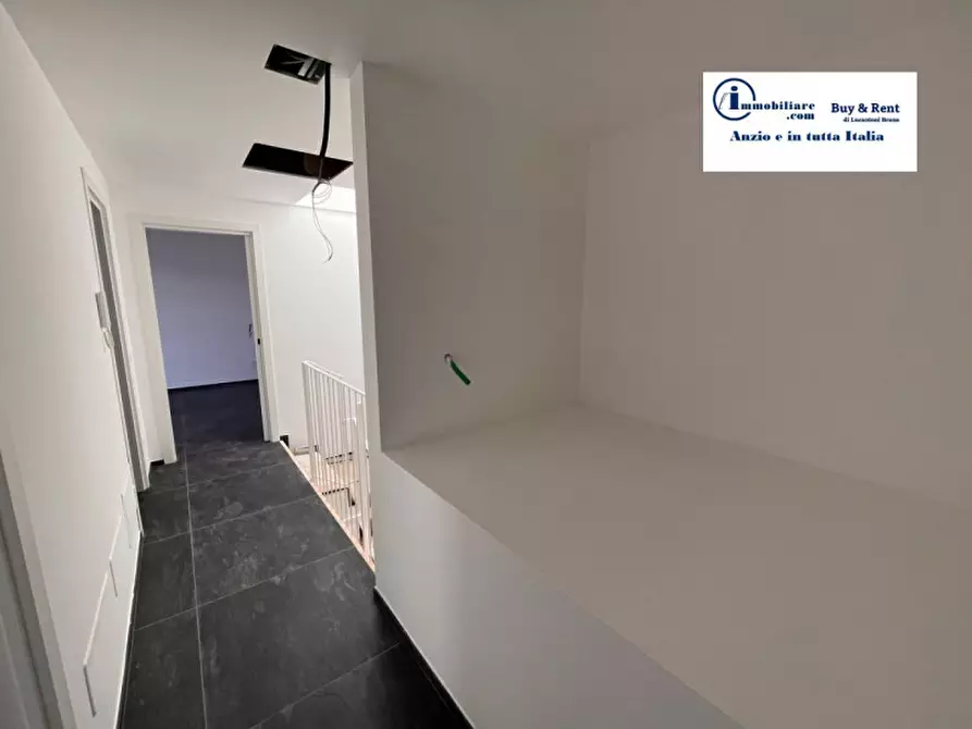 Immagine 21 di Casa bifamiliare in vendita  a Anzio