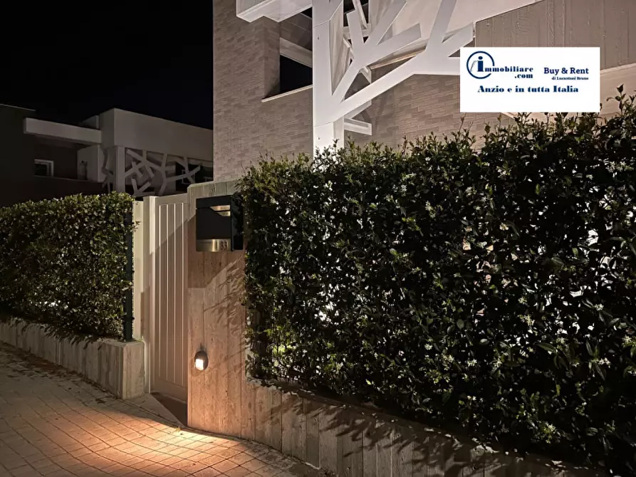 Immagine 24 di Casa bifamiliare in vendita  a Anzio