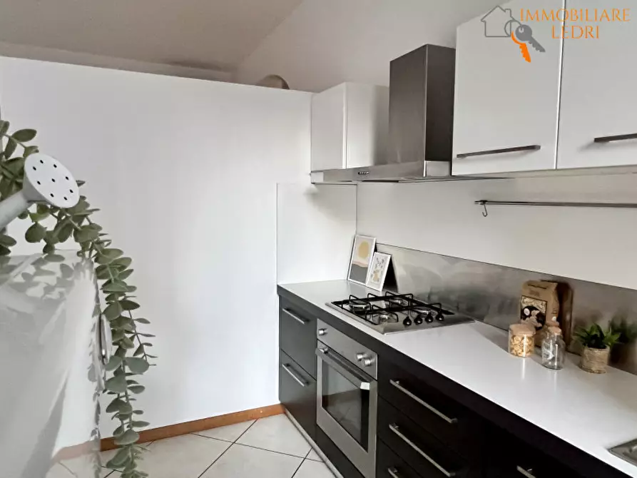 Immagine 7 di Appartamento in vendita  in via Bogon, 2 a Verona