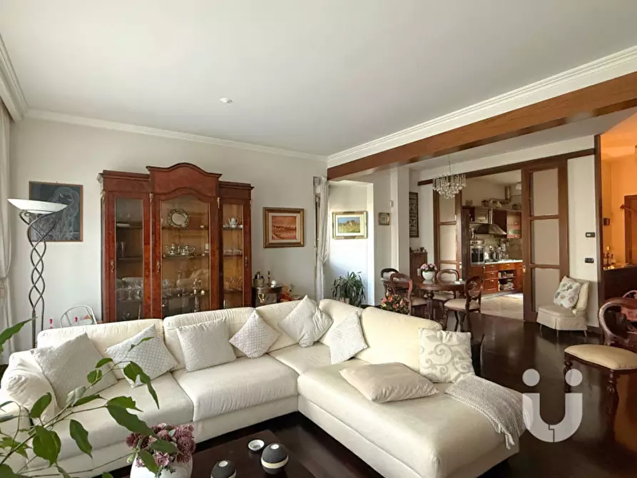 Immagine 6 di Villa in vendita  in Via Ernesto Basile a Roma