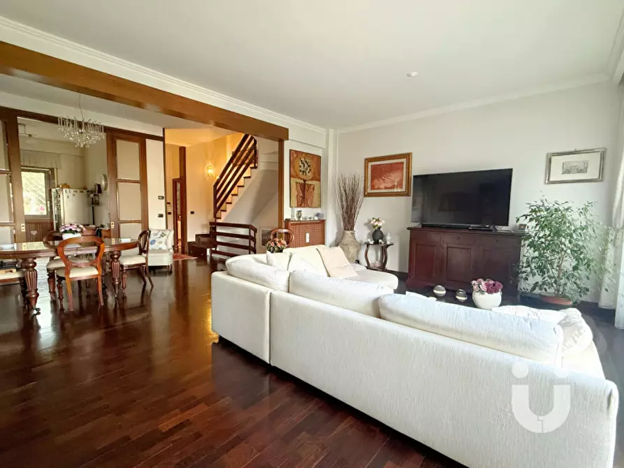 Immagine 7 di Villa in vendita  in Via Ernesto Basile a Roma