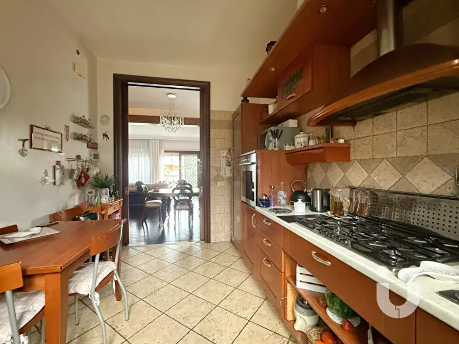 Immagine 11 di Villa in vendita  in Via Ernesto Basile a Roma