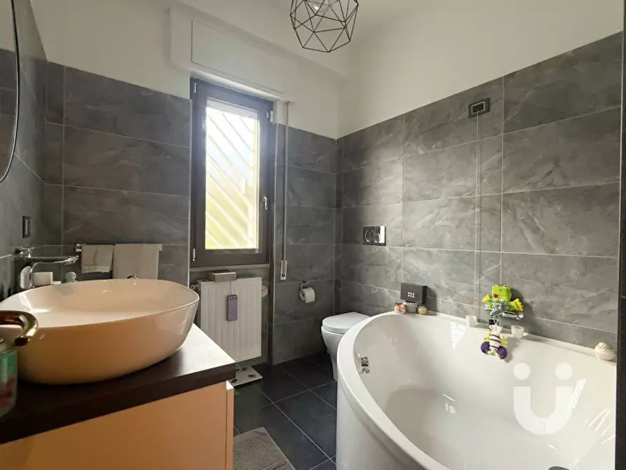 Immagine 18 di Villa in vendita  in Via Ernesto Basile a Roma