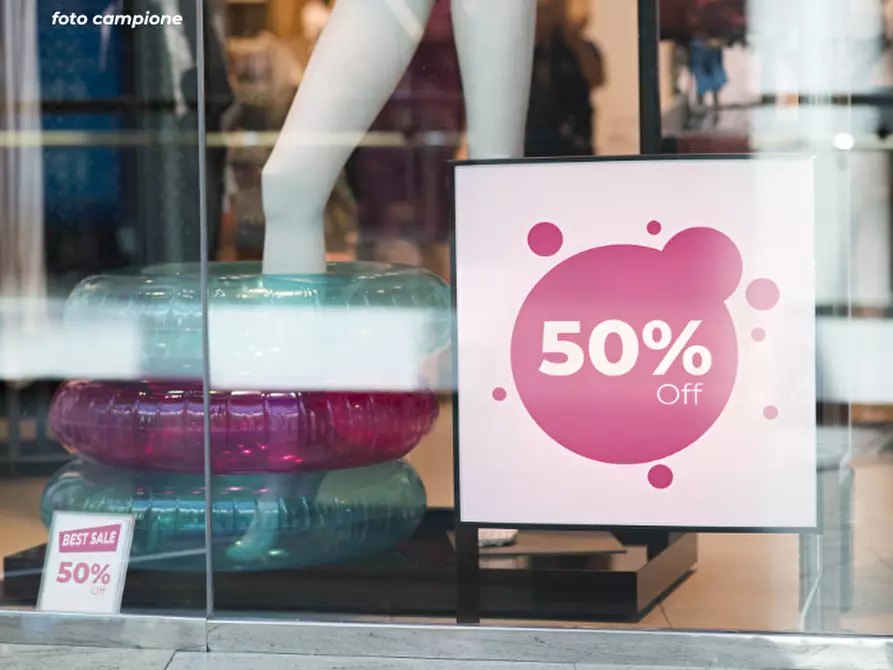 Immagine 3 di Negozio in affitto  a Zanè