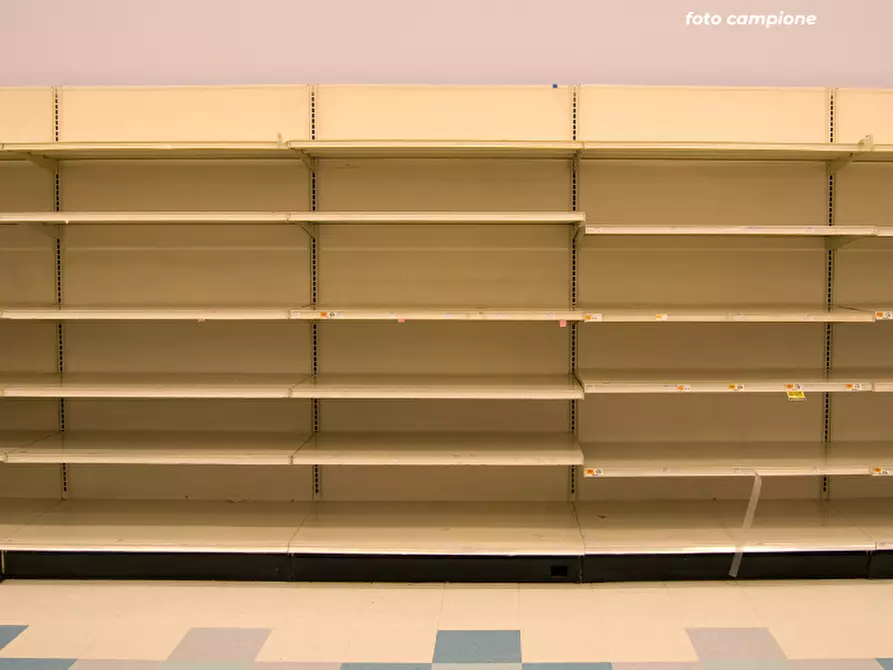 Immagine 5 di Negozio in affitto  a Zanè