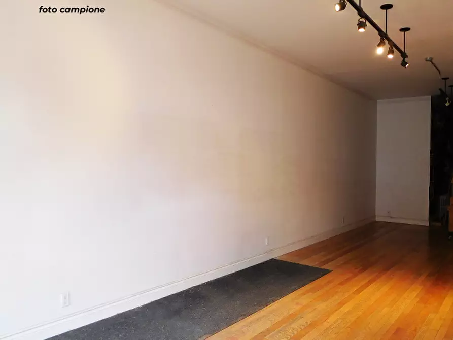 Immagine 11 di Negozio in affitto  a Zanè