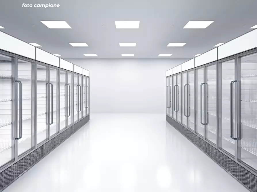 Immagine 15 di Negozio in affitto  a Zanè