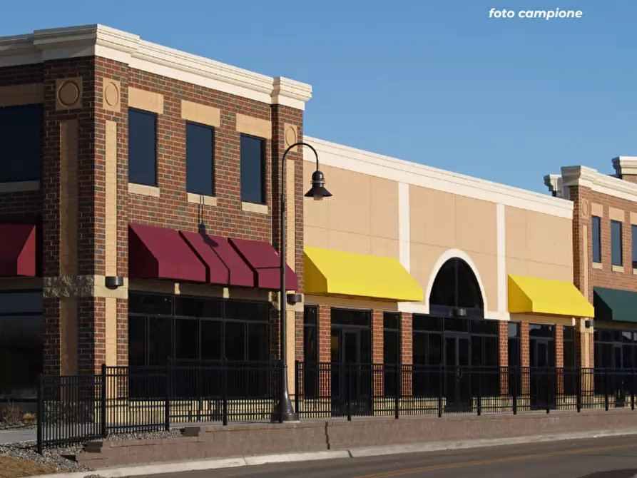 Immagine 15 di Negozio in affitto  a Zanè