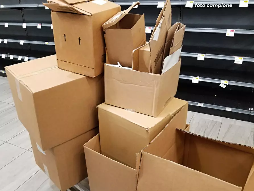 Immagine 17 di Negozio in affitto  a Zanè