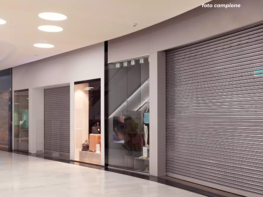 Immagine 20 di Negozio in affitto  a Zanè