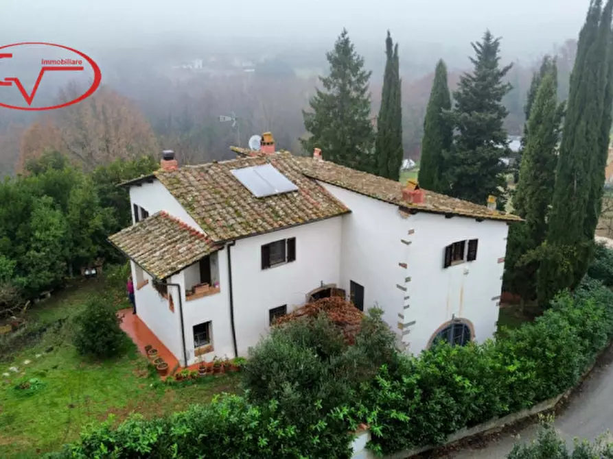 Immagine 1 di Villa in vendita  in Via Guglielmo Oberdan a Bucine