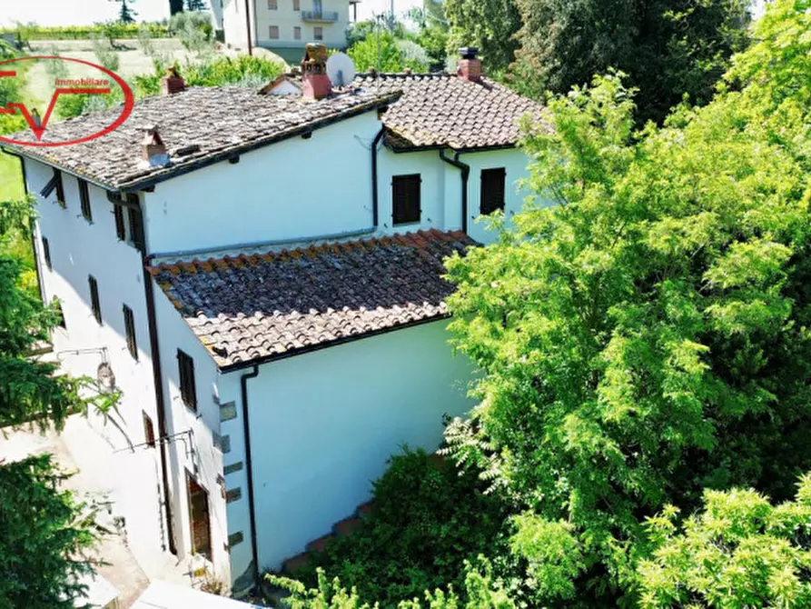 Immagine 3 di Villa in vendita  in Via Guglielmo Oberdan a Bucine