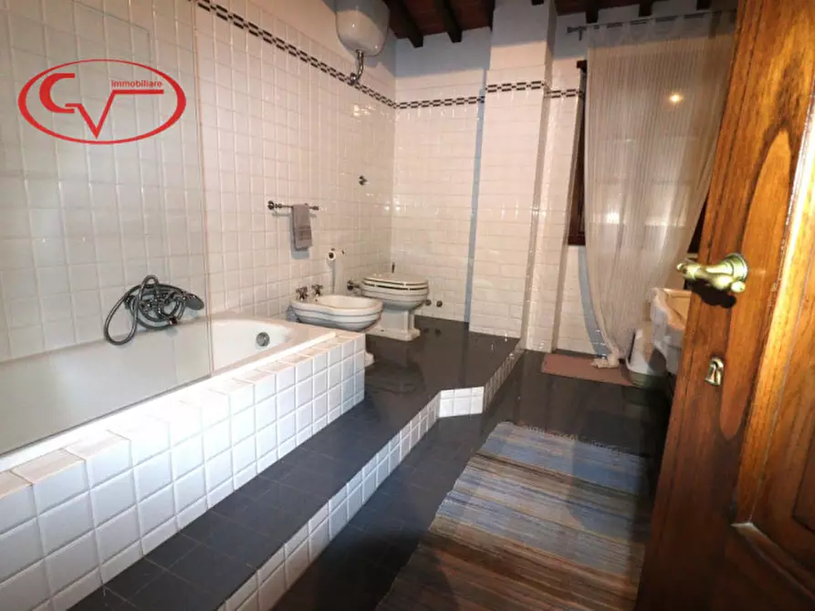 Immagine 25 di Villa in vendita  in Via Guglielmo Oberdan a Bucine