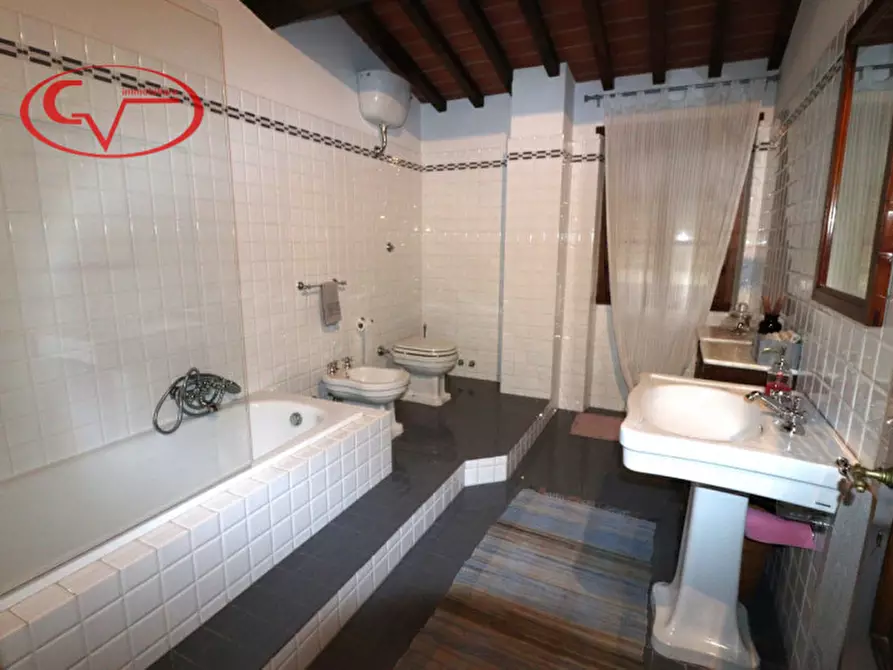 Immagine 27 di Villa in vendita  in Via Guglielmo Oberdan a Bucine