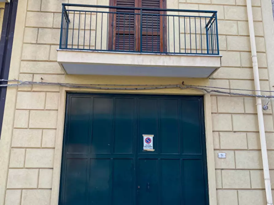 Immagine 1 di Magazzino in vendita  in Via Tenente Ferrito a Villabate