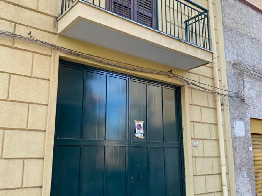 Immagine 2 di Magazzino in vendita  in Via Tenente Ferrito a Villabate