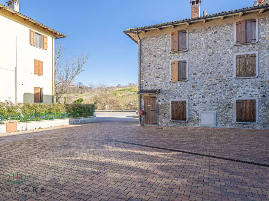 Immagine 23 di Appartamento in vendita  in Via Lavino 255 a Monte San Pietro