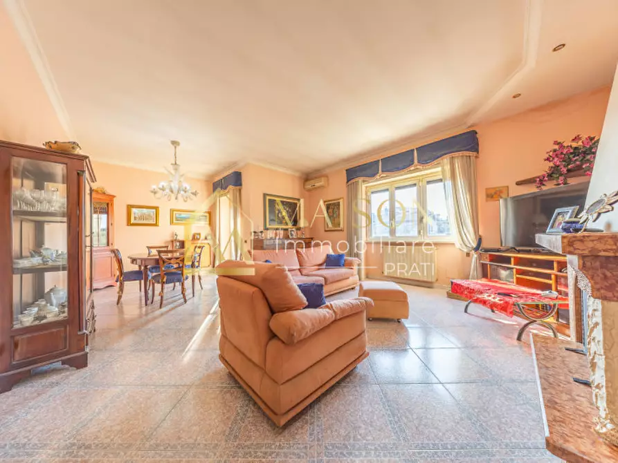 Immagine 2 di Appartamento in vendita  in Via Banari a Roma