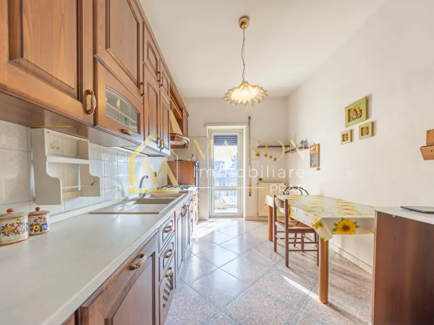 Immagine 41 di Appartamento in vendita  in Via Banari a Roma