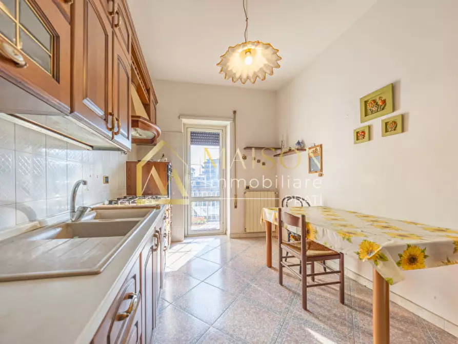 Immagine 42 di Appartamento in vendita  in Via Banari a Roma