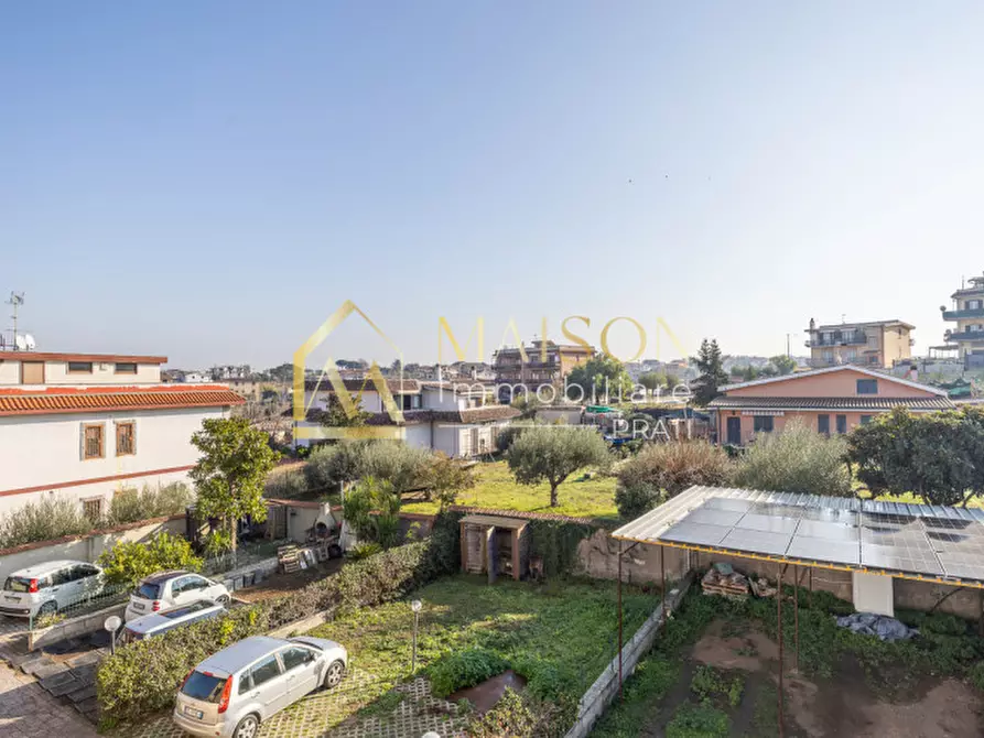 Immagine 50 di Appartamento in vendita  in Via Banari a Roma