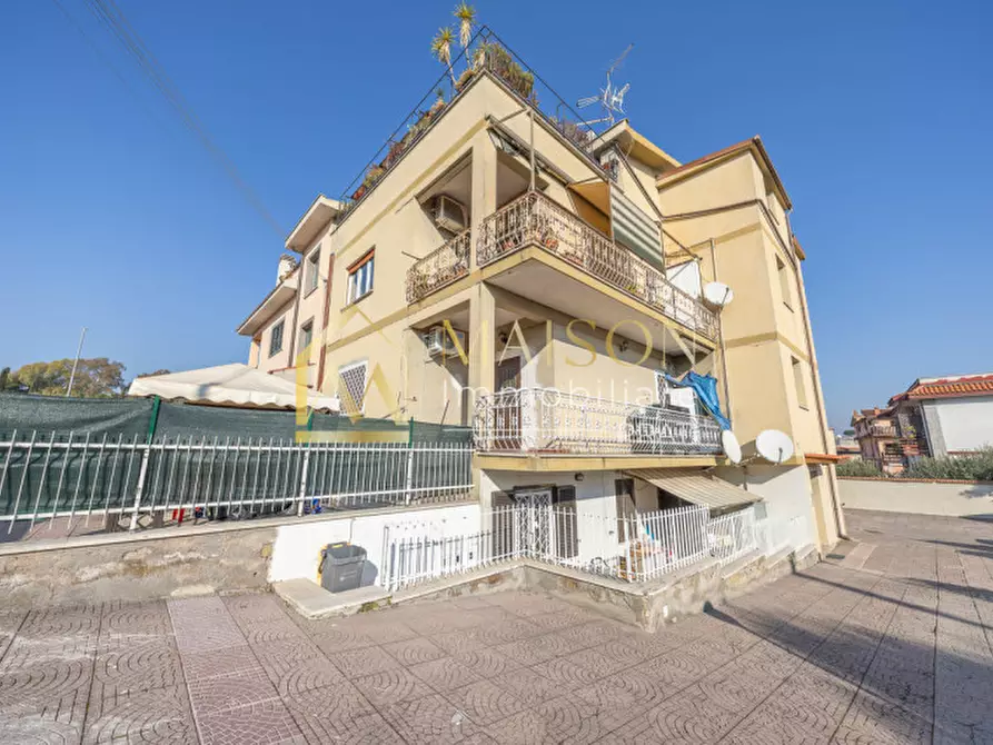 Immagine 59 di Appartamento in vendita  in Via Banari a Roma