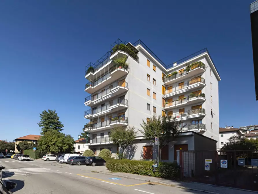 Immagine 1 di Appartamento in vendita  in Via Vittori Pisani 14 a Monza