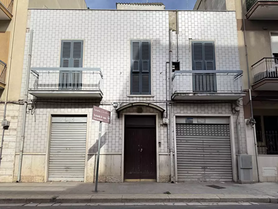Immagine 1 di Casa indipendente in vendita  a Andria