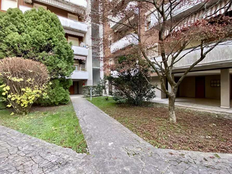 Immagine 2 di Appartamento in vendita  in Viale Francesco Crispi, 52 a Vicenza
