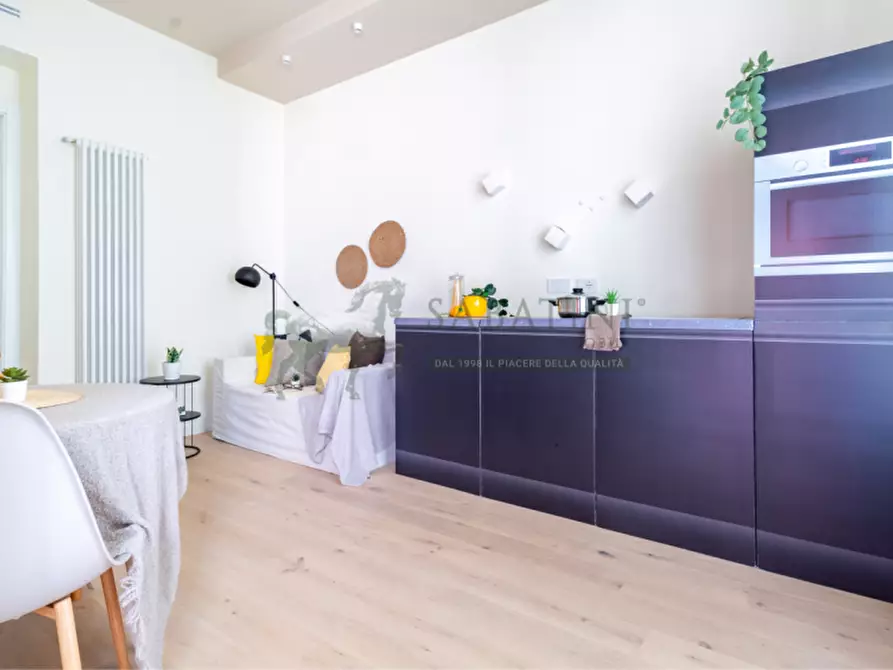 Immagine 3 di Appartamento in vendita  in via Pietro Maroncelli, 9 a Milano