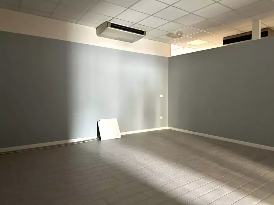 Immagine 3 di Negozio in vendita  in VIA IV NOVEMBRE a Mestrino