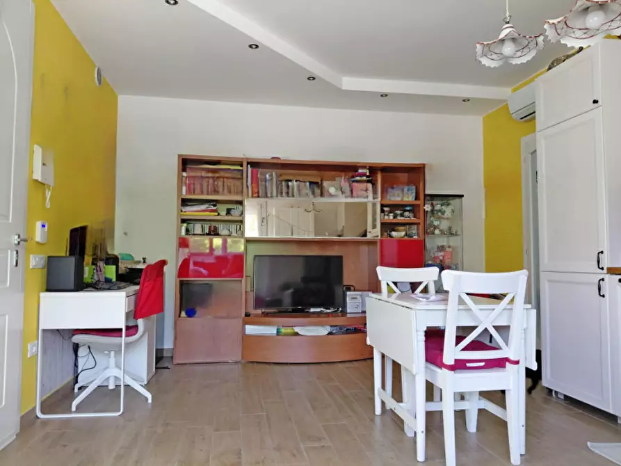 Immagine 2 di Appartamento in vendita  in Via Francesco Petrarca a Noale