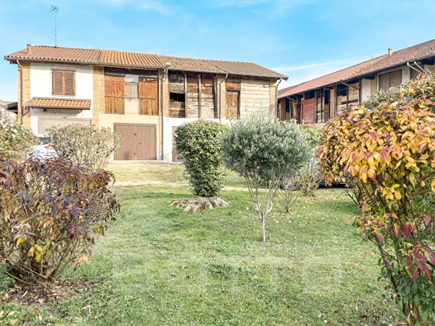 Immagine 3 di Appartamento in vendita  in piazza borromeo n 52 a Nosate