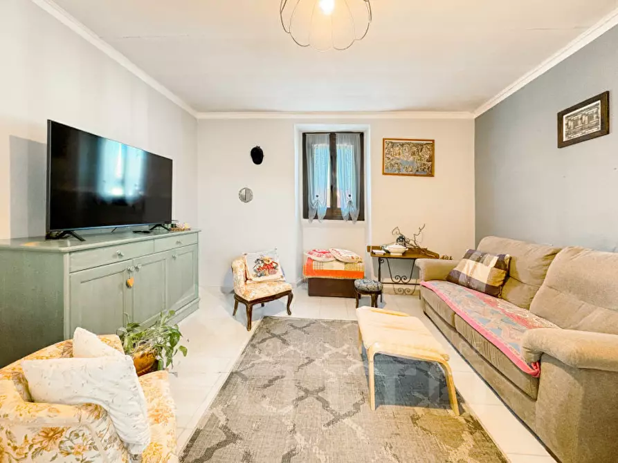 Immagine 13 di Appartamento in vendita  in piazza borromeo n 52 a Nosate