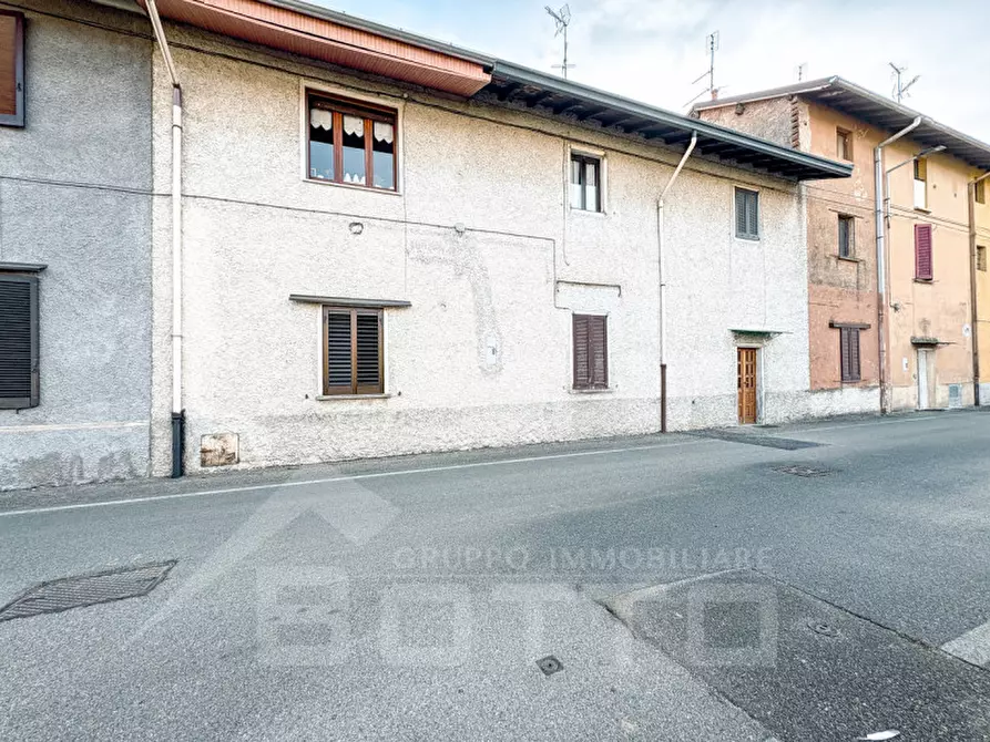 Immagine 24 di Appartamento in vendita  in piazza borromeo n 52 a Nosate