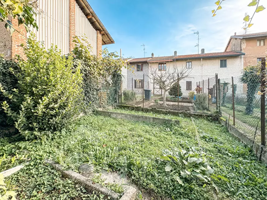 Immagine 26 di Appartamento in vendita  in piazza borromeo n 52 a Nosate