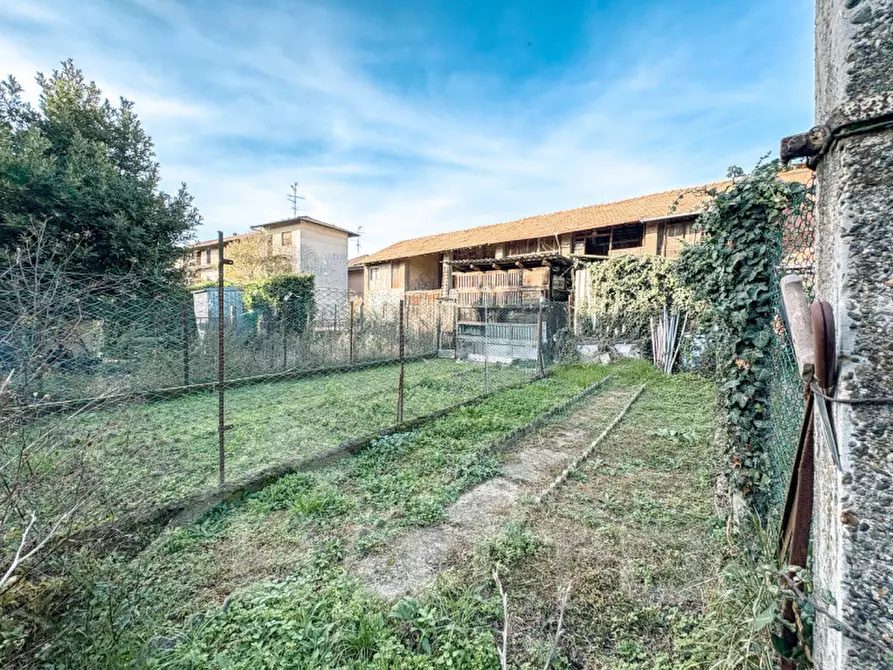 Immagine 27 di Appartamento in vendita  in piazza borromeo n 52 a Nosate