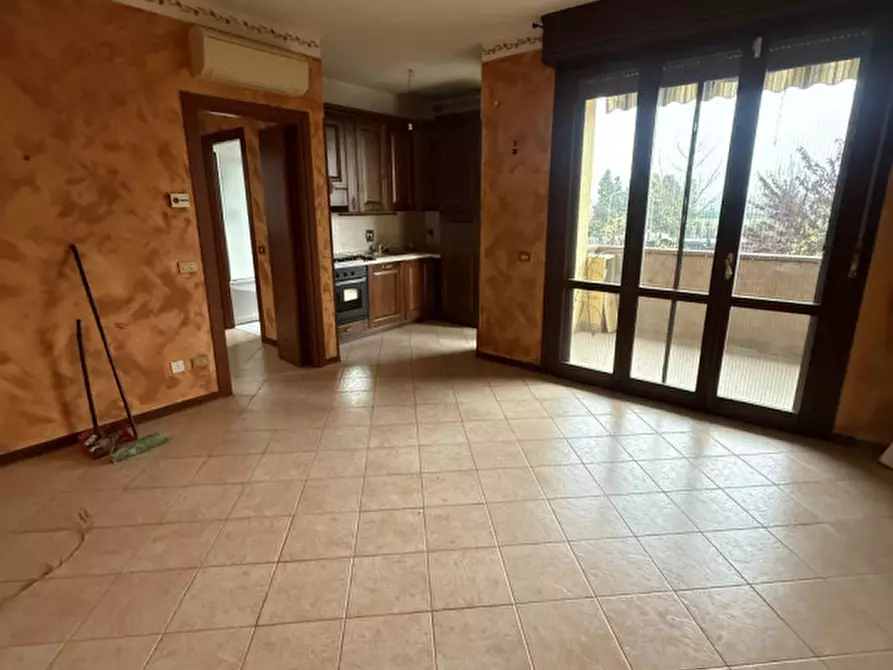 Immagine 1 di Palazzo in vendita  in Via Renato Cartesio a Reggio Nell'emilia