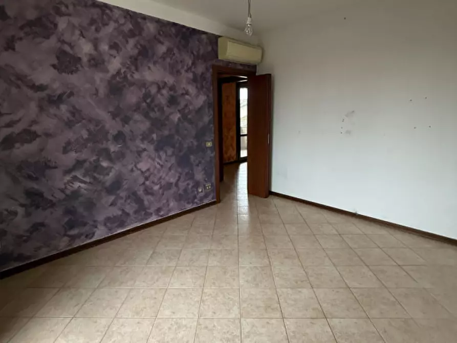 Immagine 9 di Palazzo in vendita  in Via Renato Cartesio a Reggio Nell'emilia