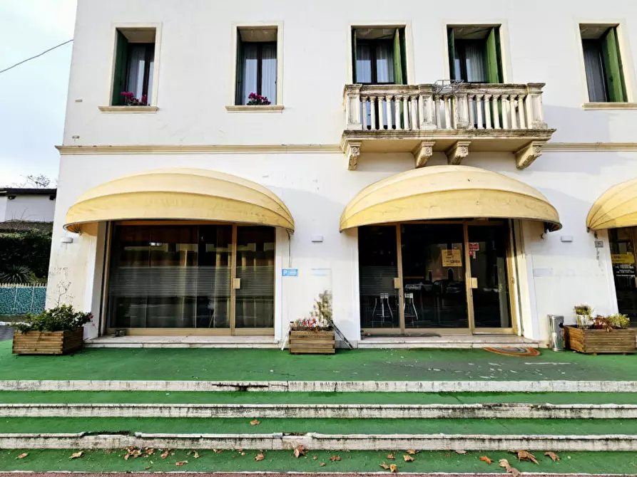 Immagine 3 di Negozio in vendita  in VIA EUGANEO TREPONTI a Teolo