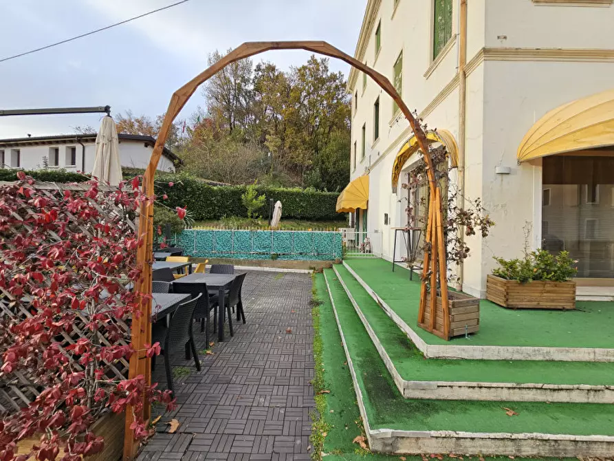 Immagine 5 di Negozio in vendita  in VIA EUGANEO TREPONTI a Teolo