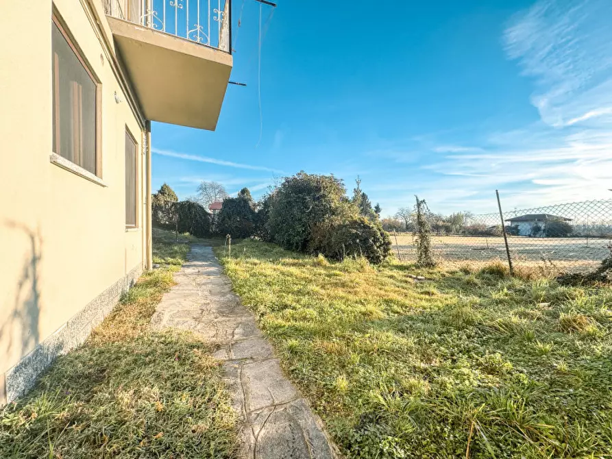 Immagine 13 di Appartamento in vendita  in Via per Corciago 22 a Pisano