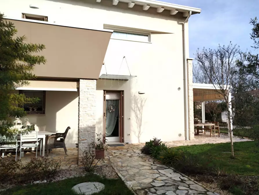 Immagine 2 di Casa trifamiliare in vendita  in Via Socrate a Montegrotto Terme