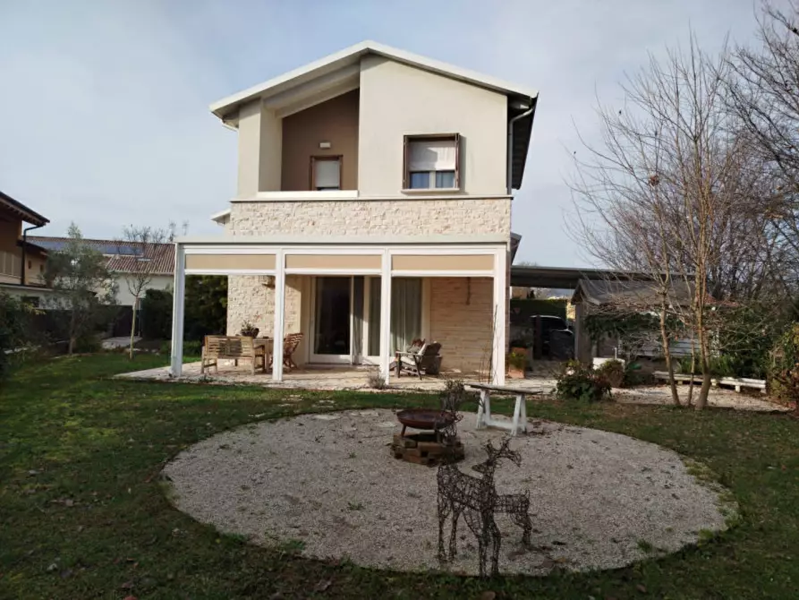 Immagine 2 di Casa trifamiliare in vendita  in Via Socrate a Montegrotto Terme