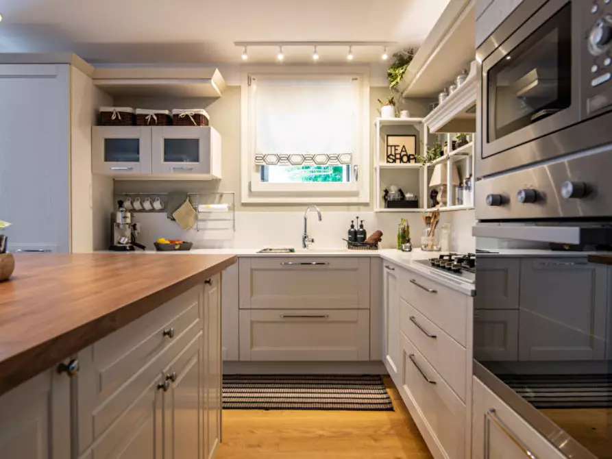 Immagine 7 di Casa trifamiliare in vendita  in Via Socrate a Montegrotto Terme