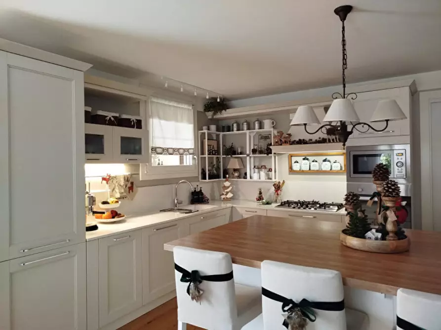 Immagine 12 di Casa trifamiliare in vendita  in Via Socrate a Montegrotto Terme